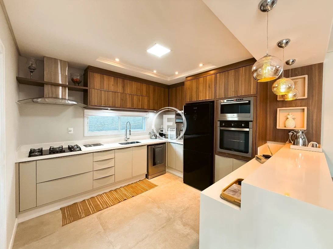 Casa em Pedra Branca, Palhoça. 4 quartos, 258m². Imagem 4 de 21