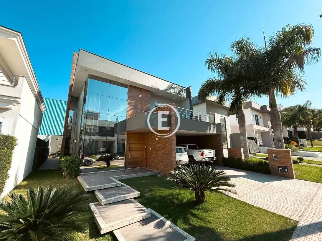 Casa em Pedra Branca, Palhoça. 4 quartos, 258m². Imagem 2 de 21