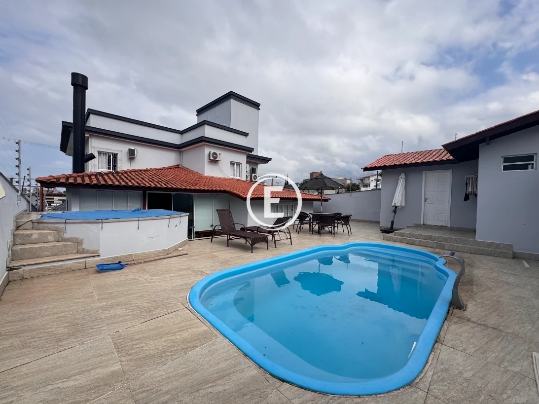 Casa em Pedra Branca, Palhoça. 4 quartos, 330m². Imagem 20 de 22