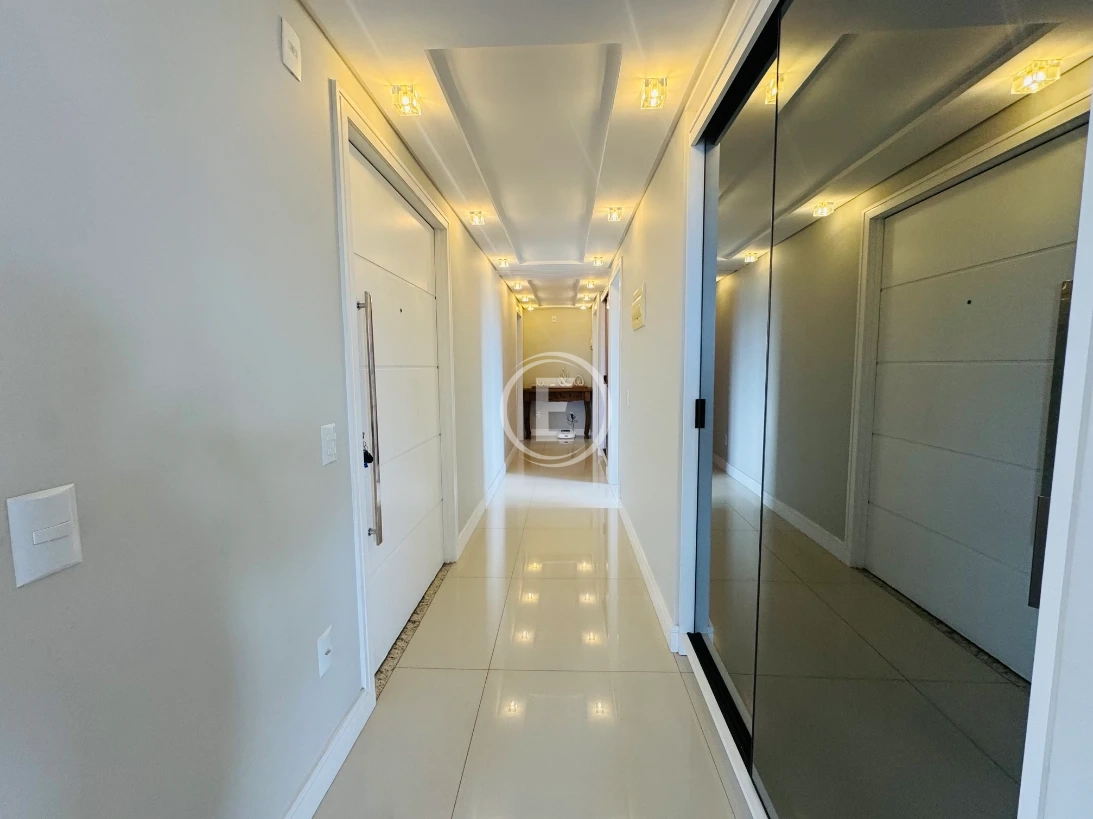 Apartamento em centro, palhoca. 3 quartos, 190m². Imagem 9 de 14