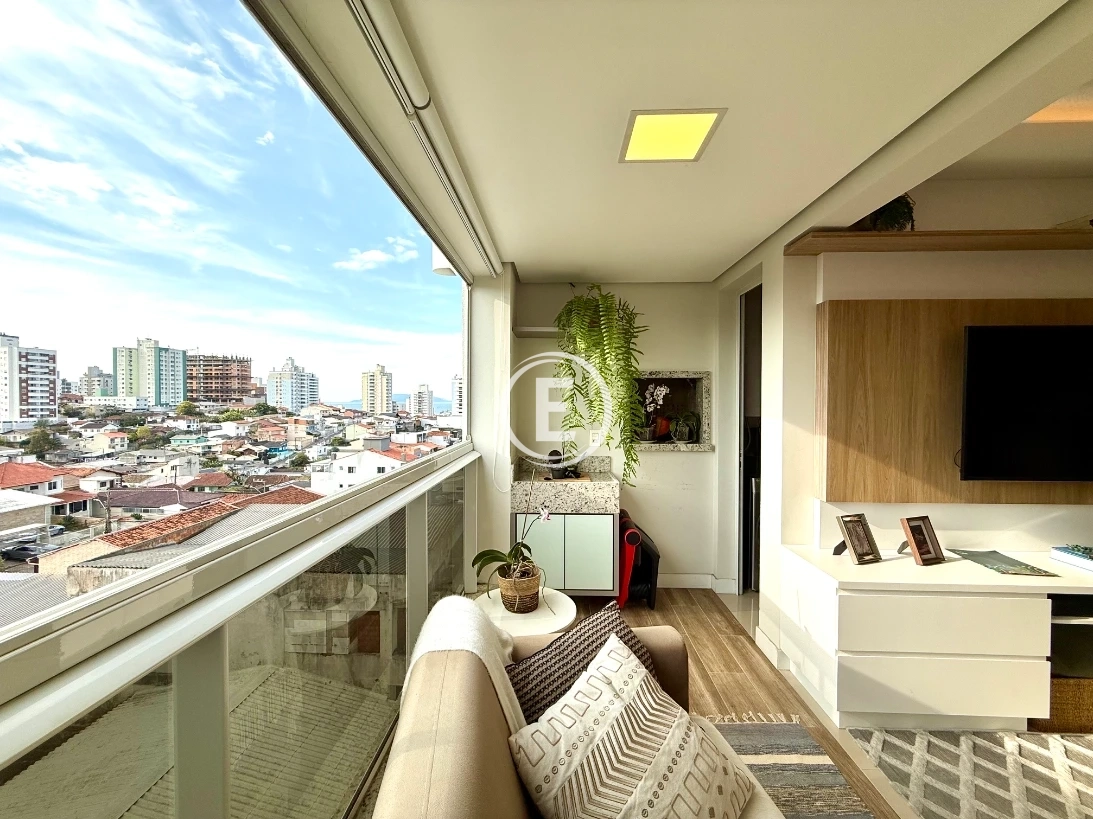 Apartamento em Barreiros, São José. 2 quartos, 71m². Imagem 2 de 24