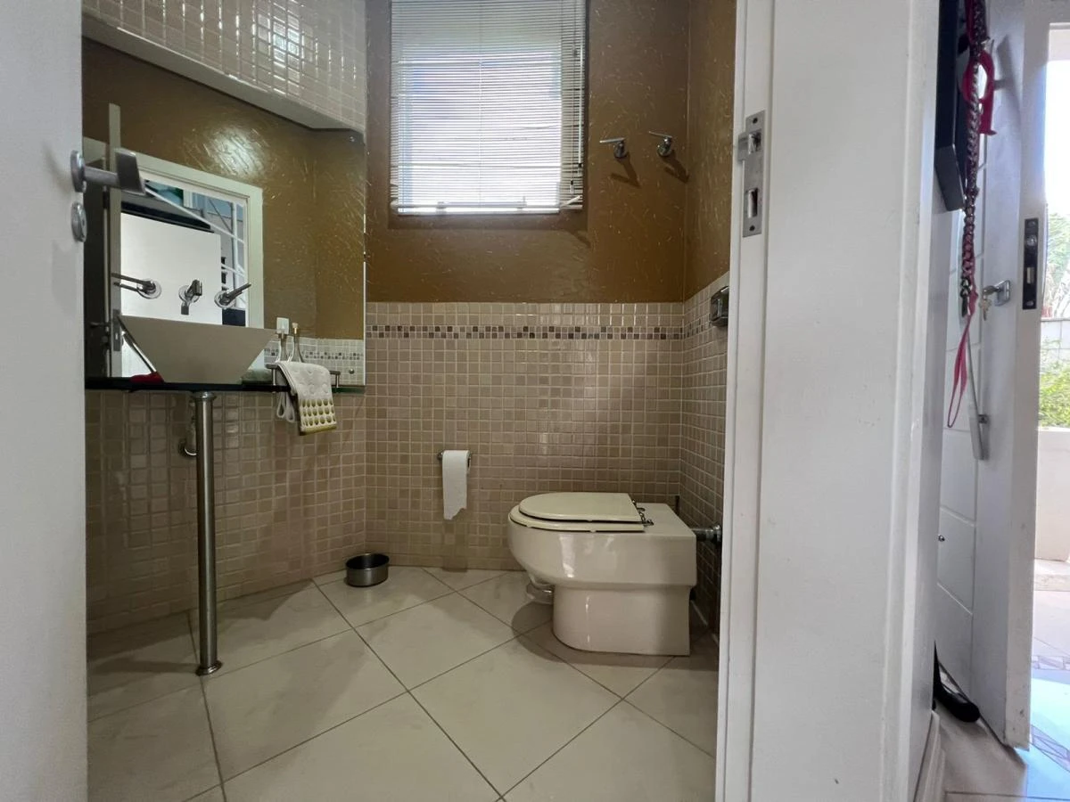 Casa em Pedra Branca, Palhoça. 4 quartos, 317m². Imagem 14 de 17