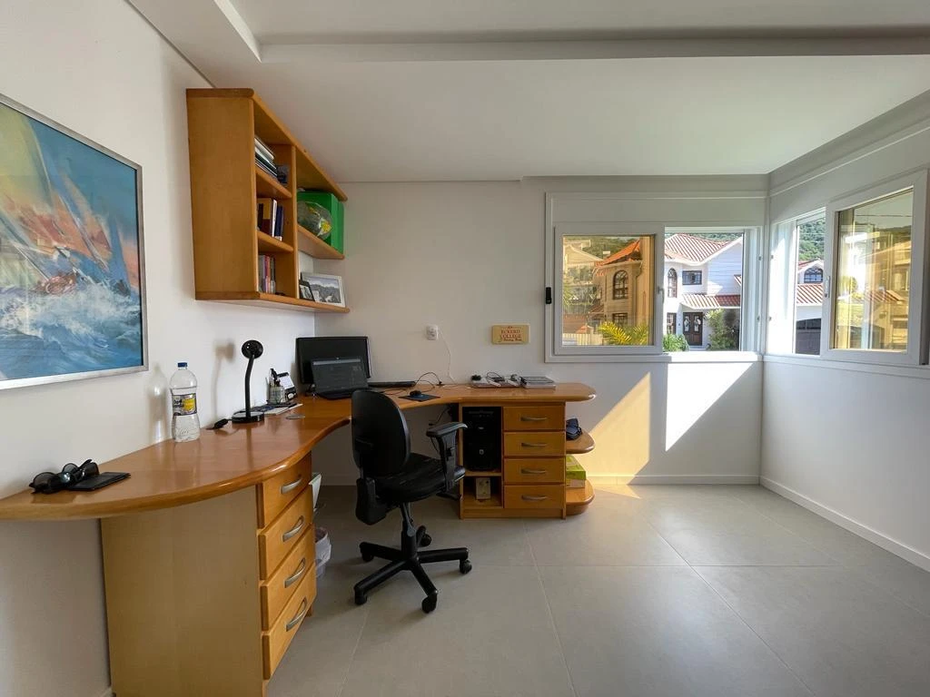 Casa em Pedra Branca, Palhoça. 4 quartos, 275m². Imagem 17 de 21