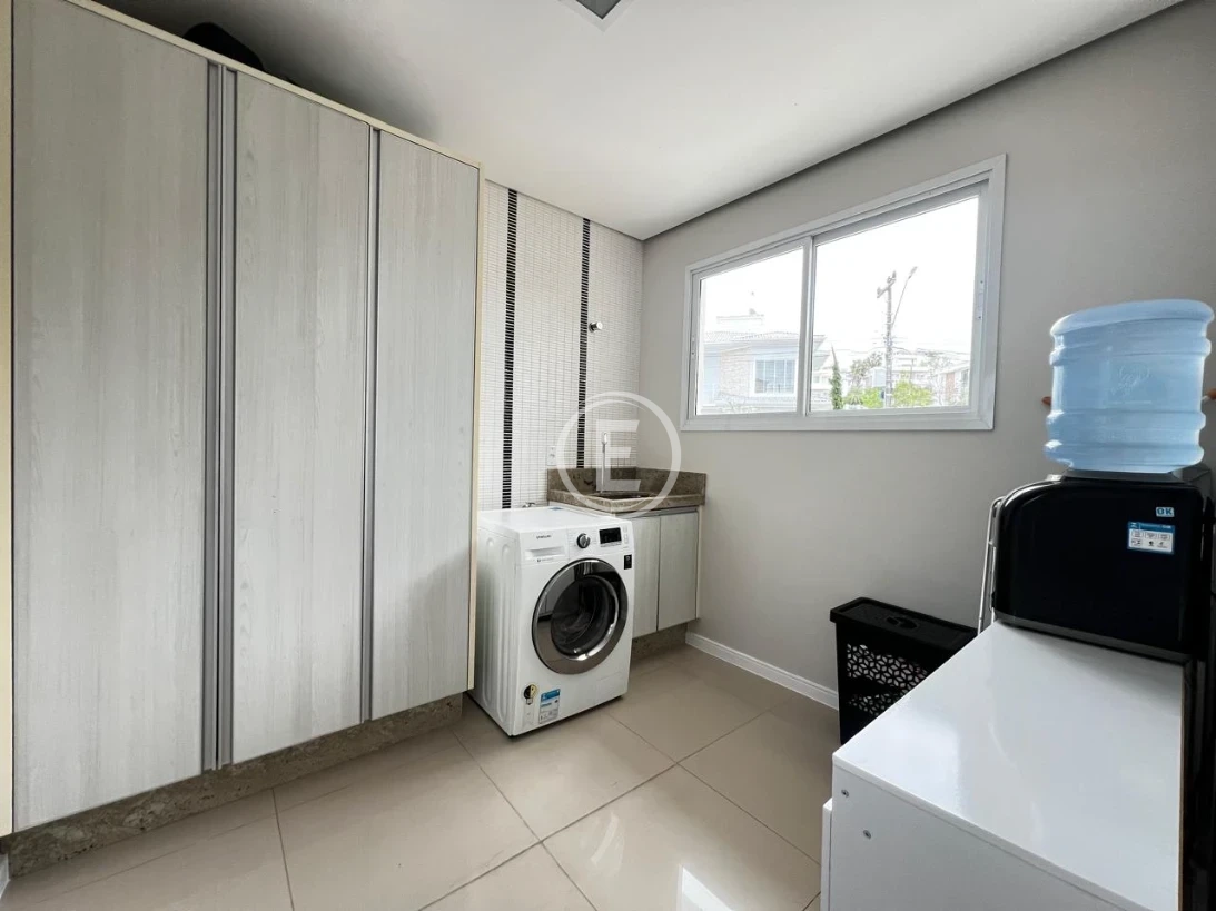 Casa em Pedra Branca, Palhoça. 3 quartos, 236m². Imagem 8 de 22