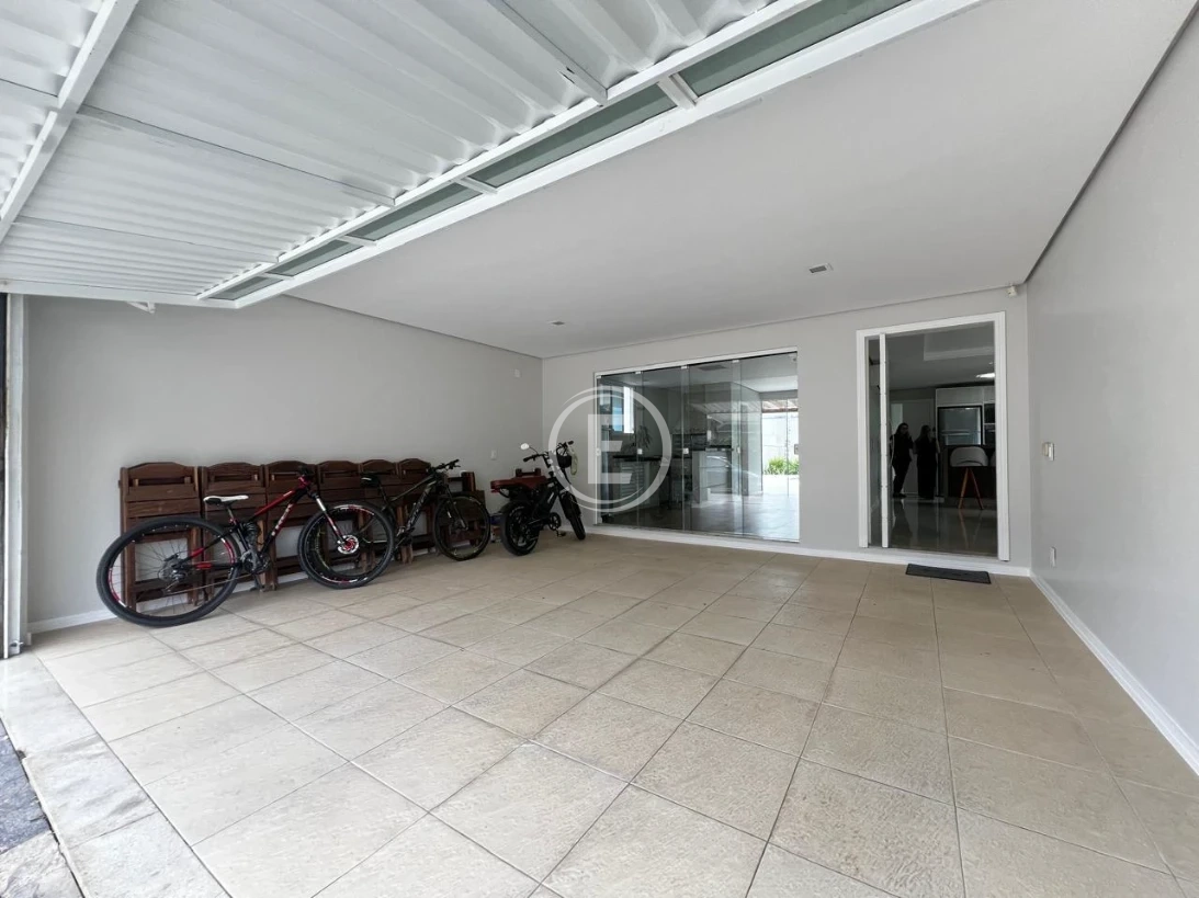 Casa em Pedra Branca, Palhoça. 3 quartos, 236m². Imagem 2 de 22