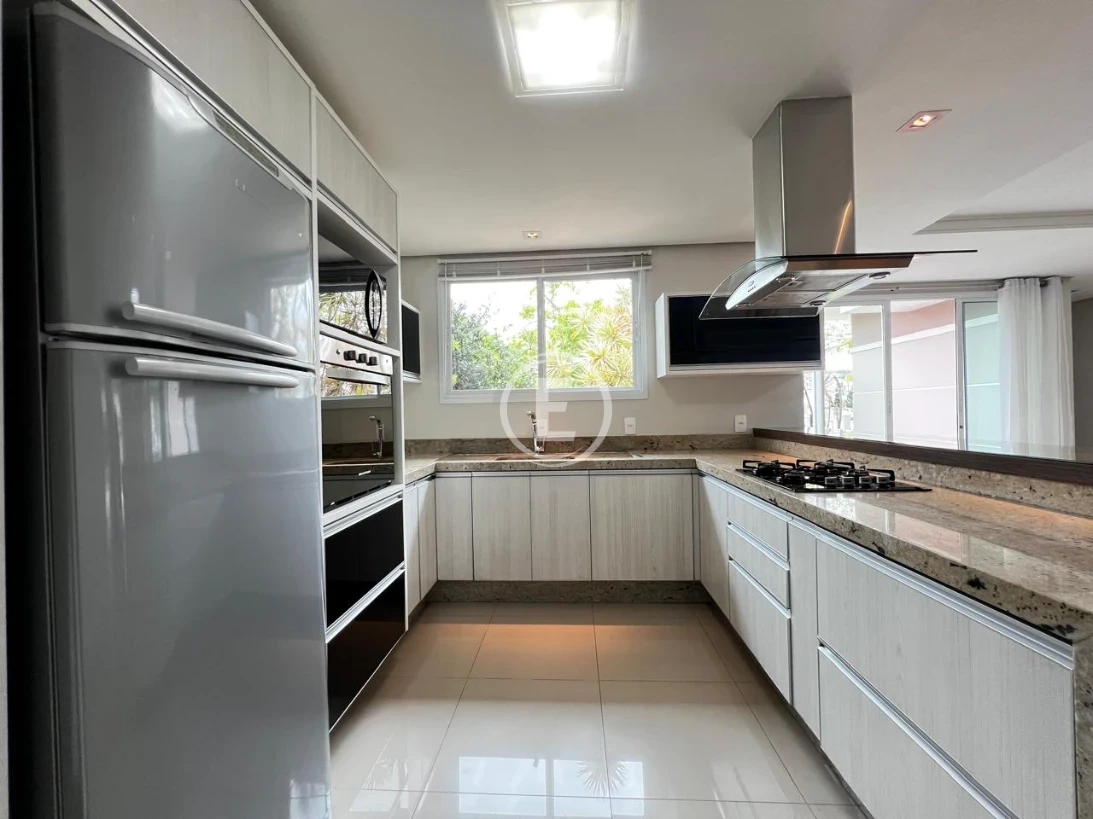 Casa em Pedra Branca, Palhoça. 3 quartos, 236m². Imagem 4 de 22