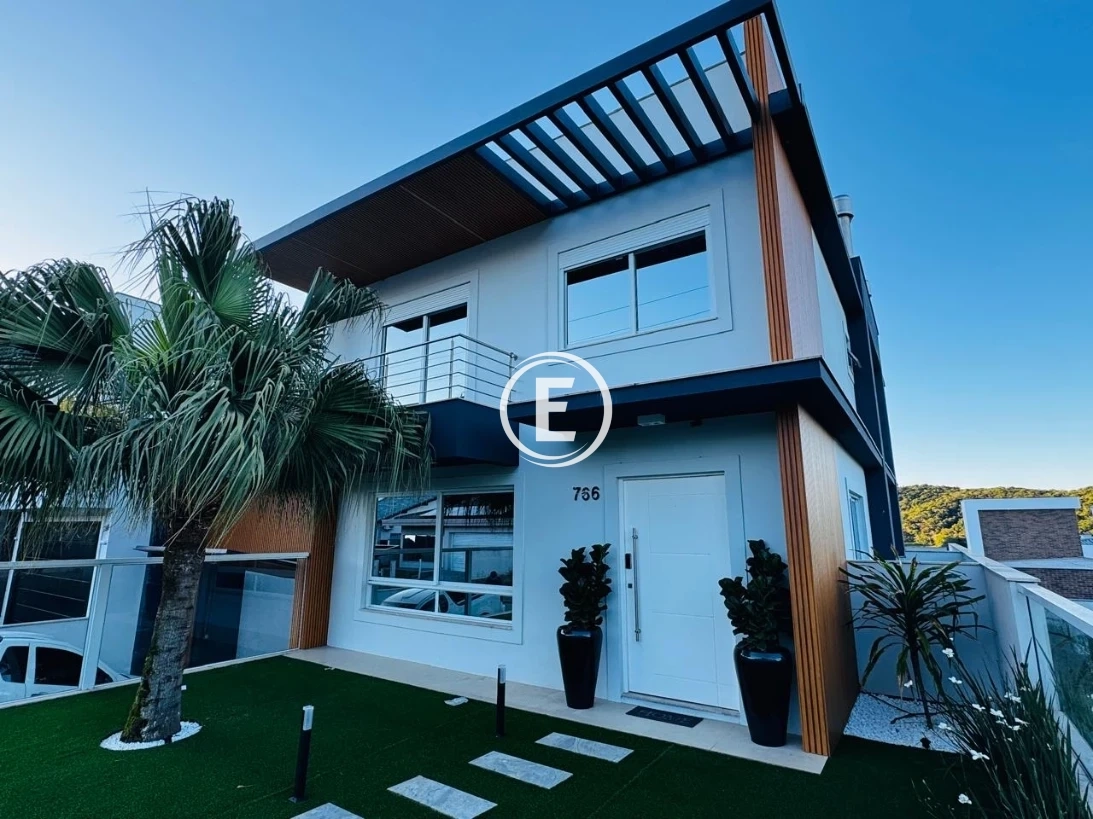 Casa em Pedra Branca, Palhoça. 4 quartos, 373m². Imagem 1 de 26