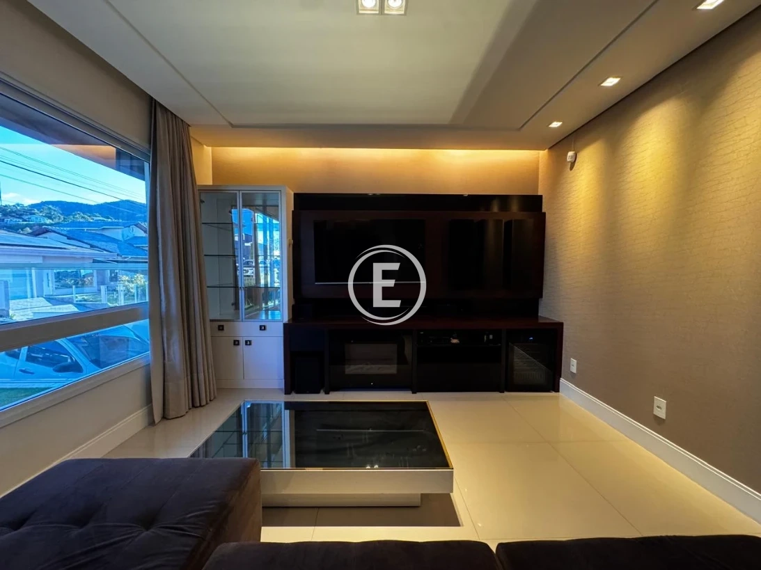 Casa em Pedra Branca, Palhoça. 4 quartos, 373m². Imagem 3 de 26