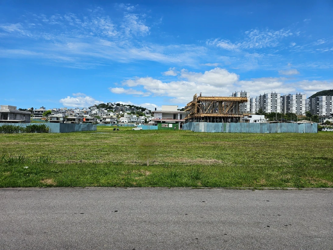 Terreno em Pedra Branca, Palhoça. 0 quartos, 0m². Imagem 2 de 28