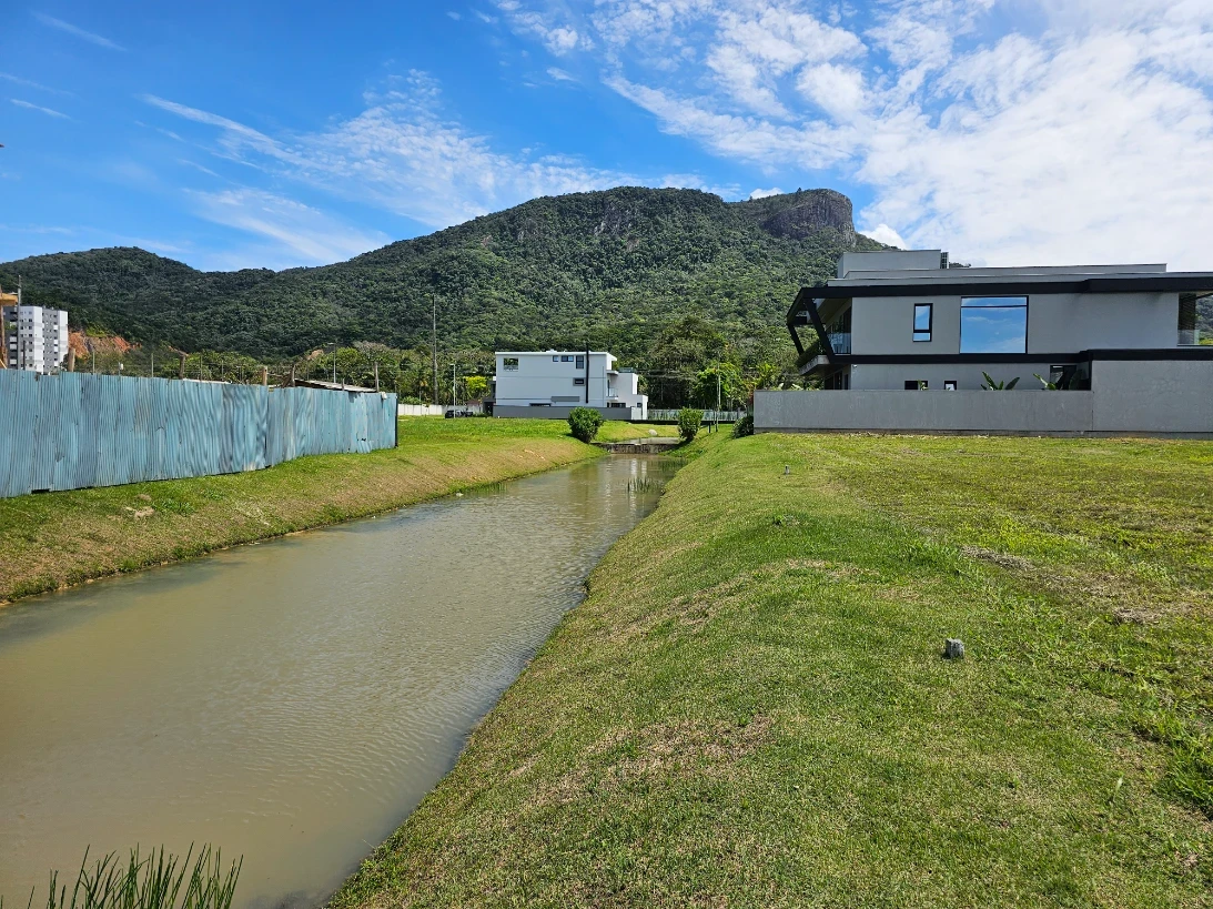 Terreno em Pedra Branca, Palhoça. 0 quartos, 0m². Imagem 20 de 28
