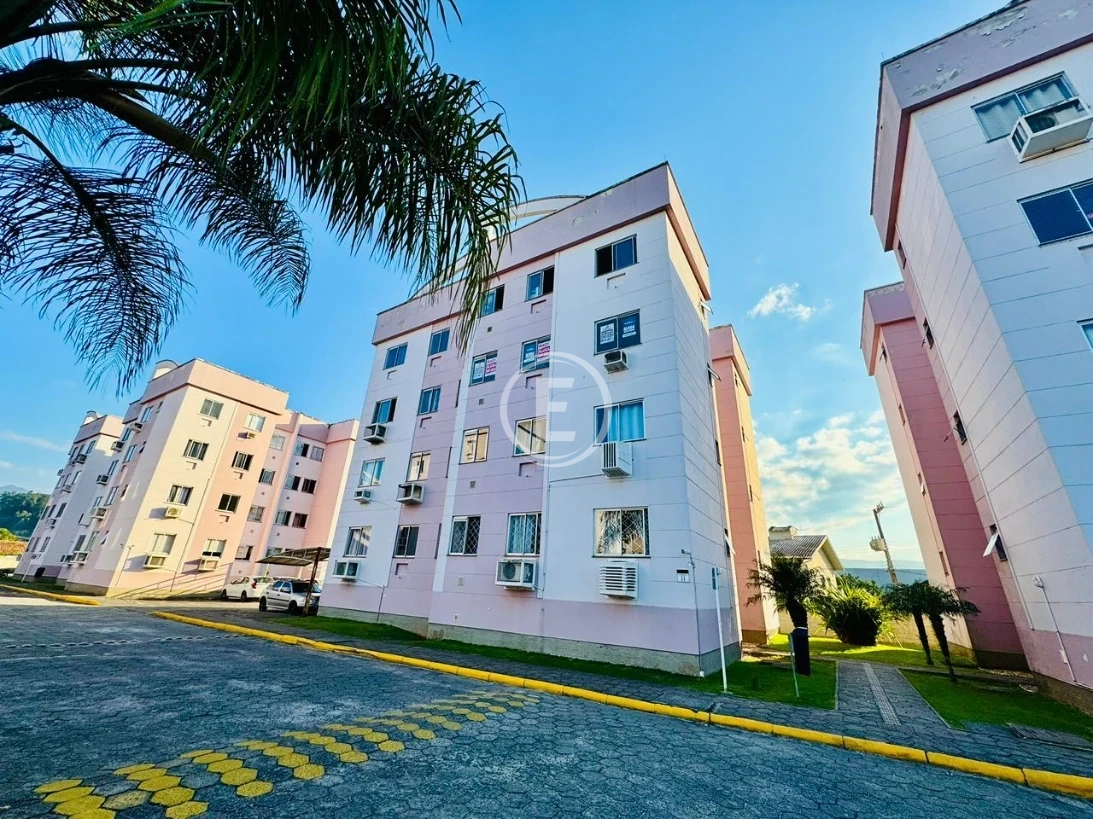 Apartamento em Aririú, Palhoça. 3 quartos, 60m². Imagem 2 de 10