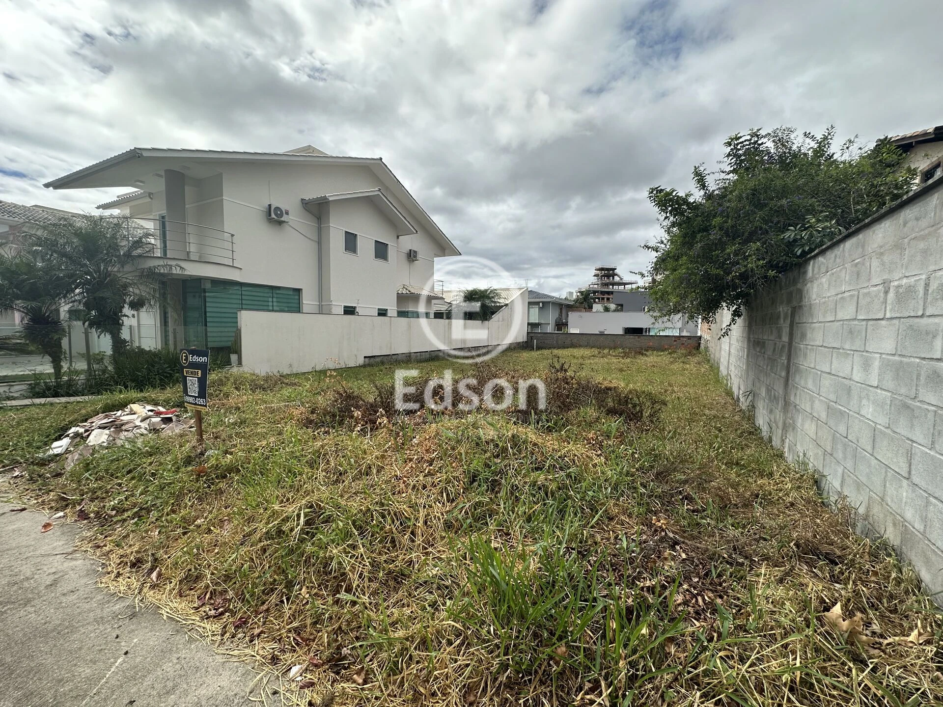 Terreno em Pedra Branca, Palhoça. 0 quartos, 374m². Imagem 1 de 5