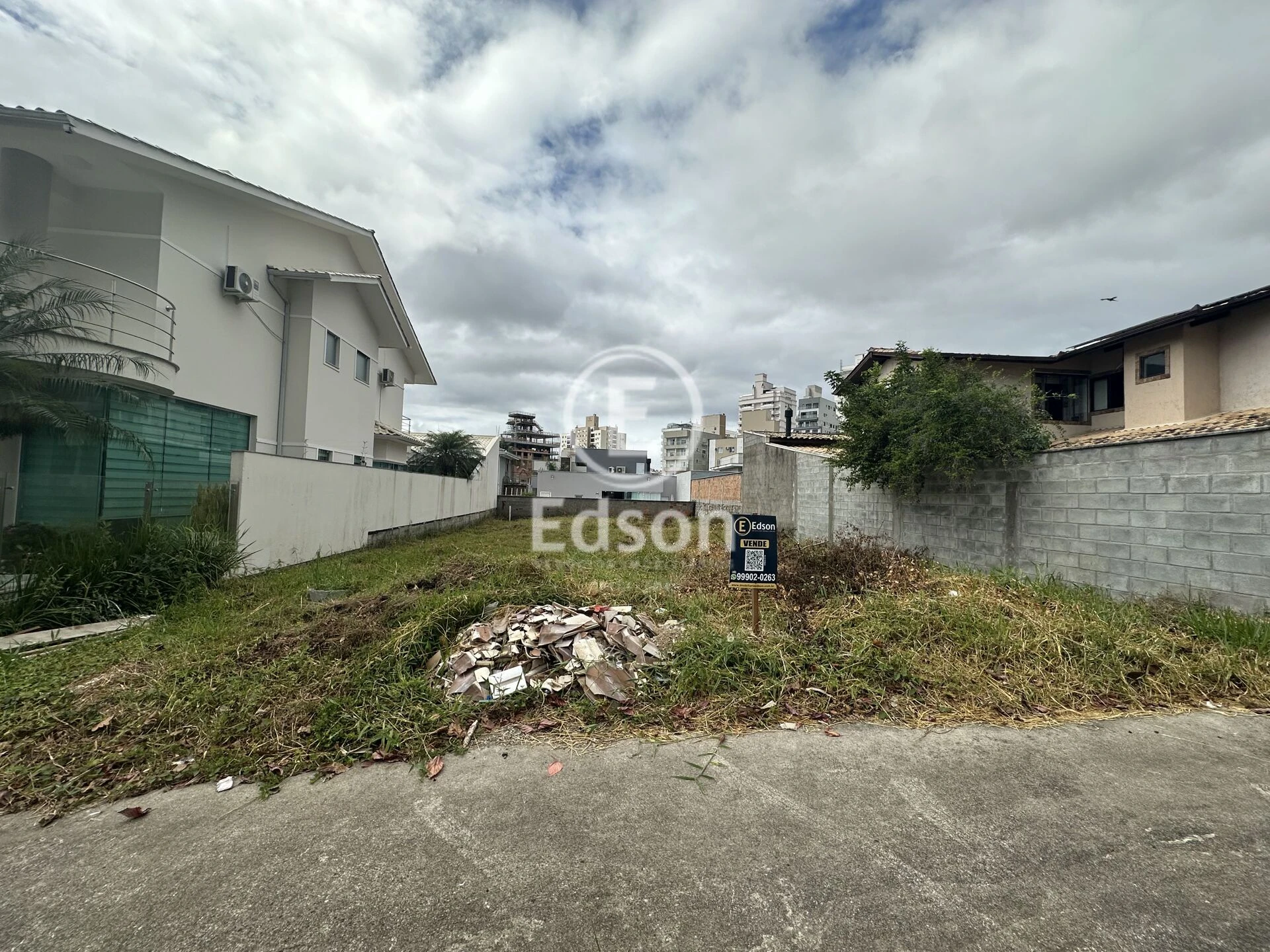 Terreno em Pedra Branca, Palhoça. 0 quartos, 374m². Imagem 2 de 5
