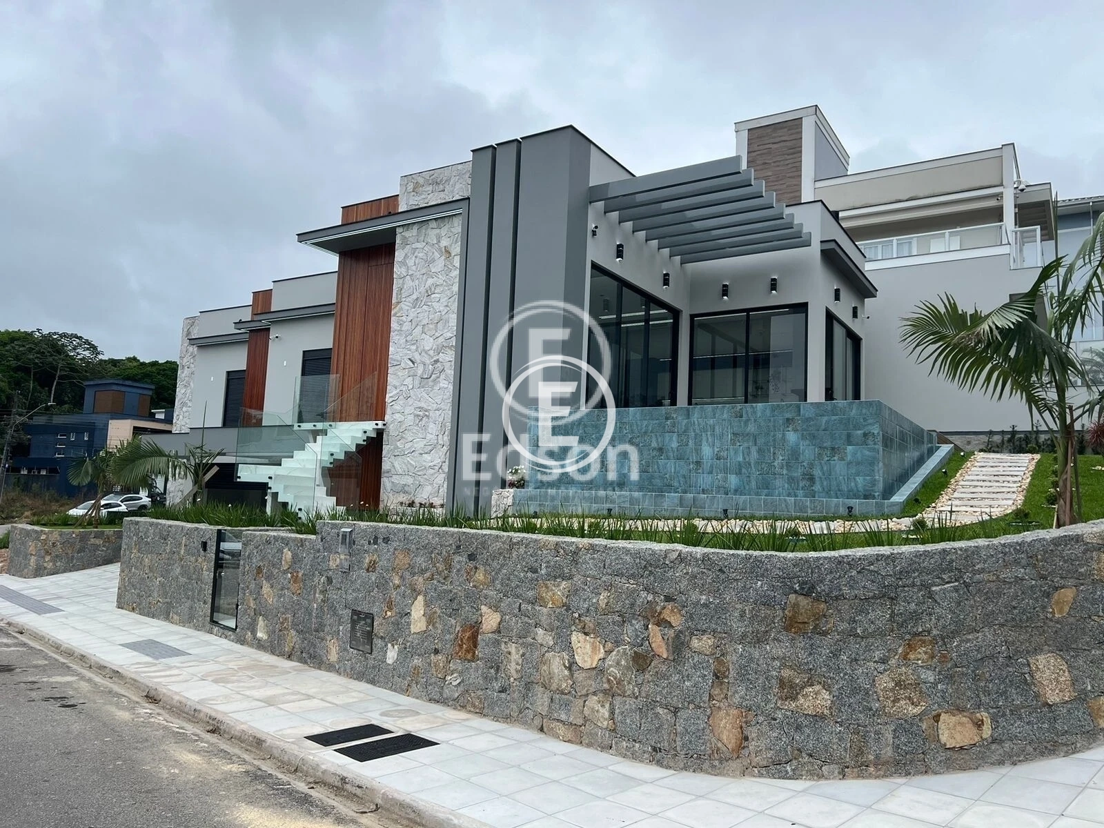 Casa em Pedra Branca, Palhoça. 3 quartos, 235m². Imagem 1 de 13