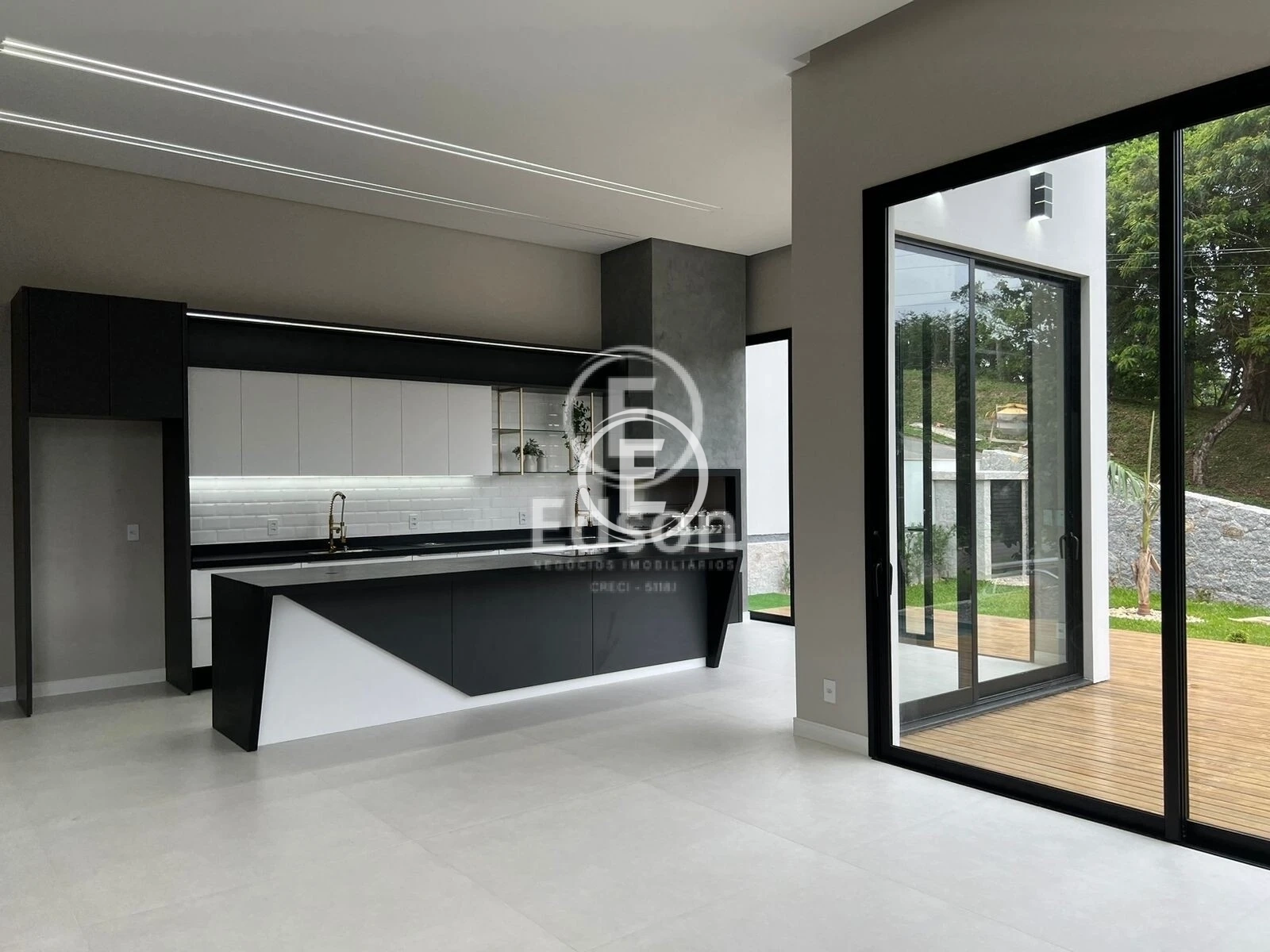 Casa em Pedra Branca, Palhoça. 3 quartos, 235m². Imagem 3 de 13