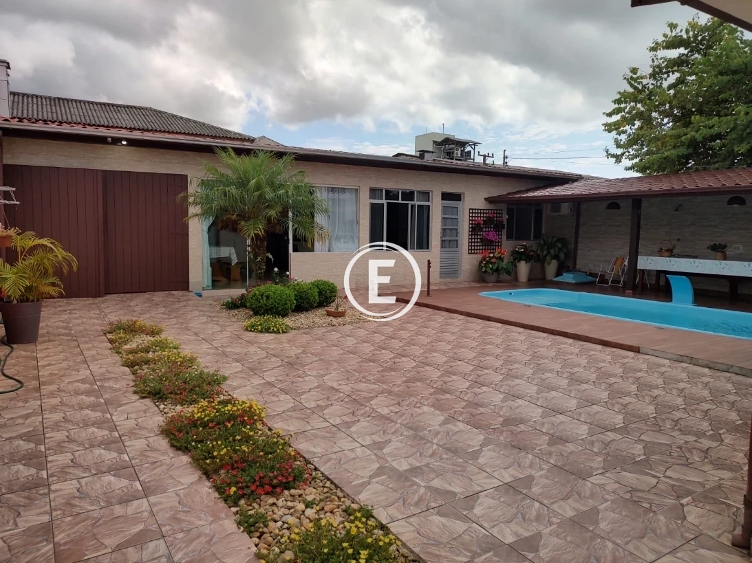 Casa em Bom Viver, Biguaçu. 3 quartos, 180m². Imagem 8 de 10