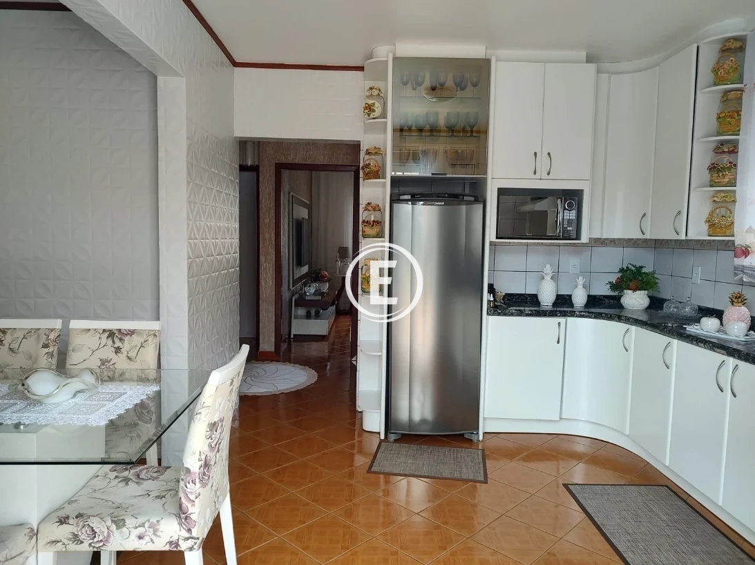 Casa em Bom Viver, Biguaçu. 3 quartos, 180m². Imagem 4 de 10