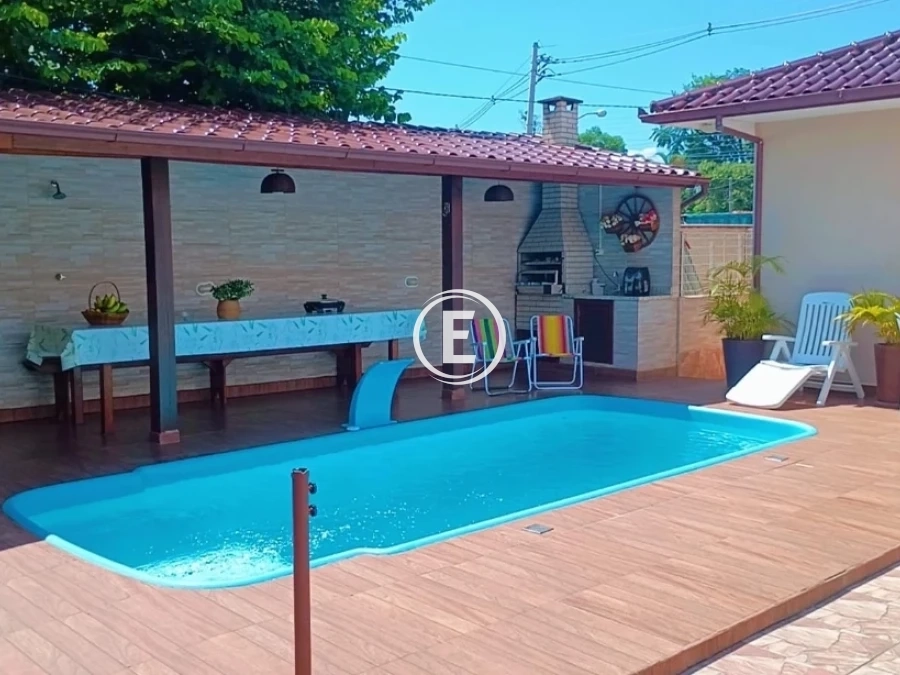 Casa em Bom Viver, Biguaçu. 3 quartos, 180m². Imagem 9 de 10