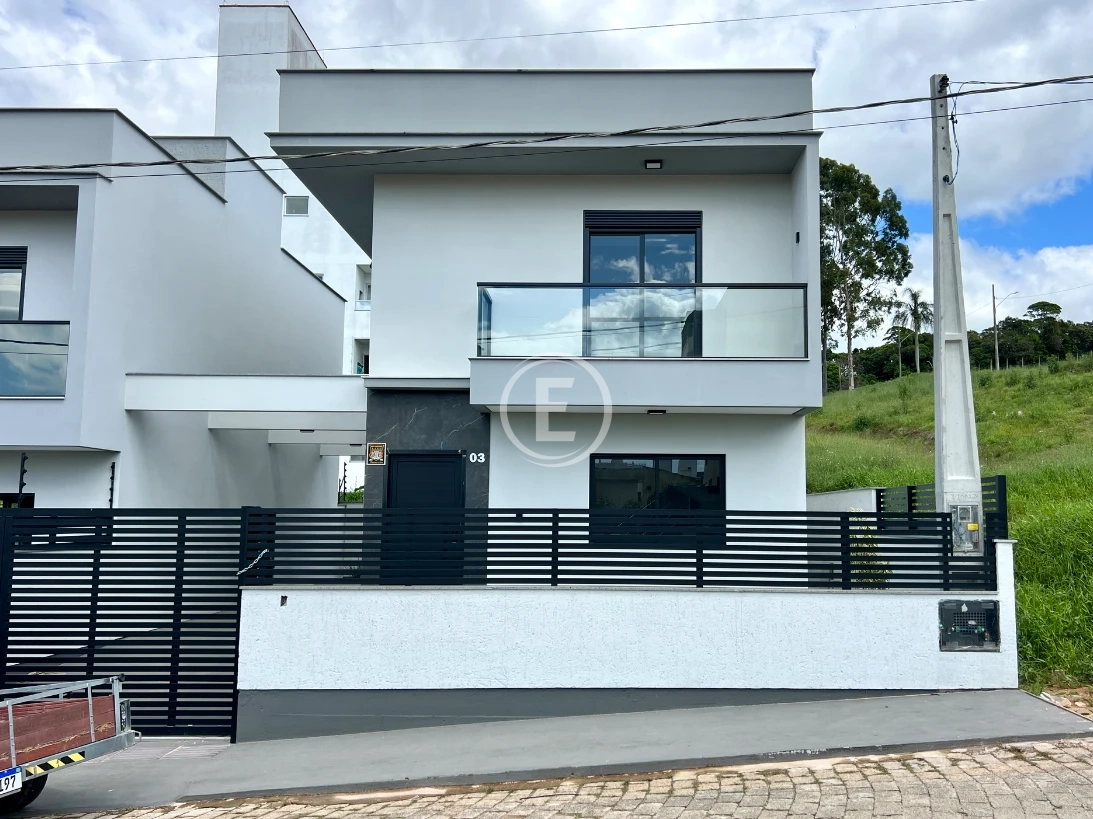 Sobrado Geminado em Areias, São José. 3 quartos, 108m². Imagem 1 de 12