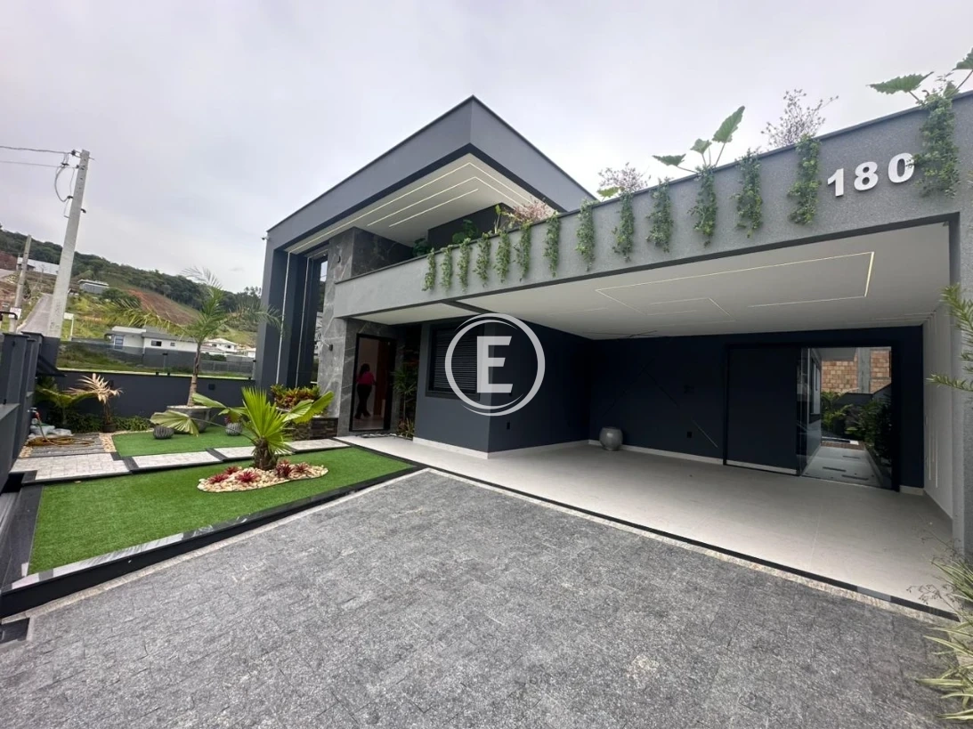 Casa em São Sebastião, Palhoça. 3 quartos, 151m². Imagem 1 de 18