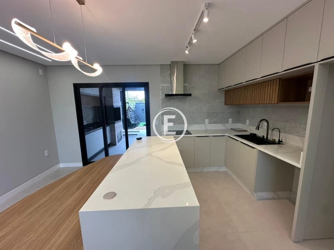 Casa em São Sebastião, Palhoça. 3 quartos, 151m². Imagem 4 de 18