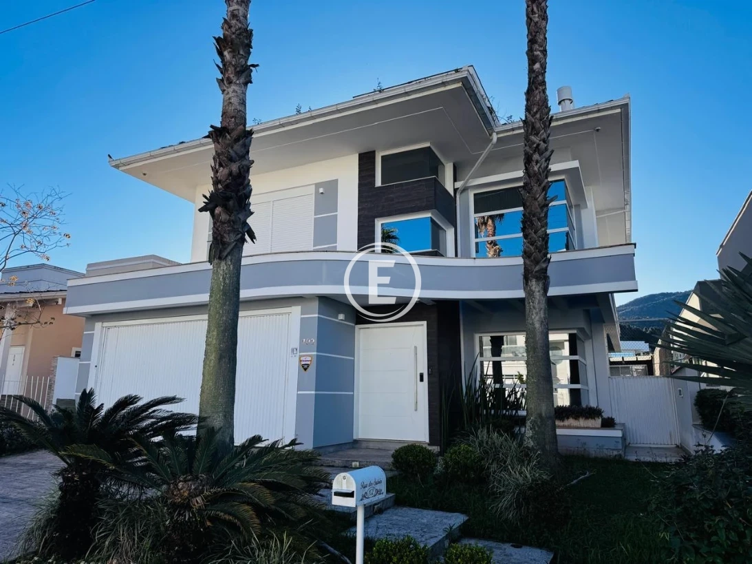 Casa em Pedra Branca, Palhoça. 3 quartos, 444m². Imagem 1 de 21