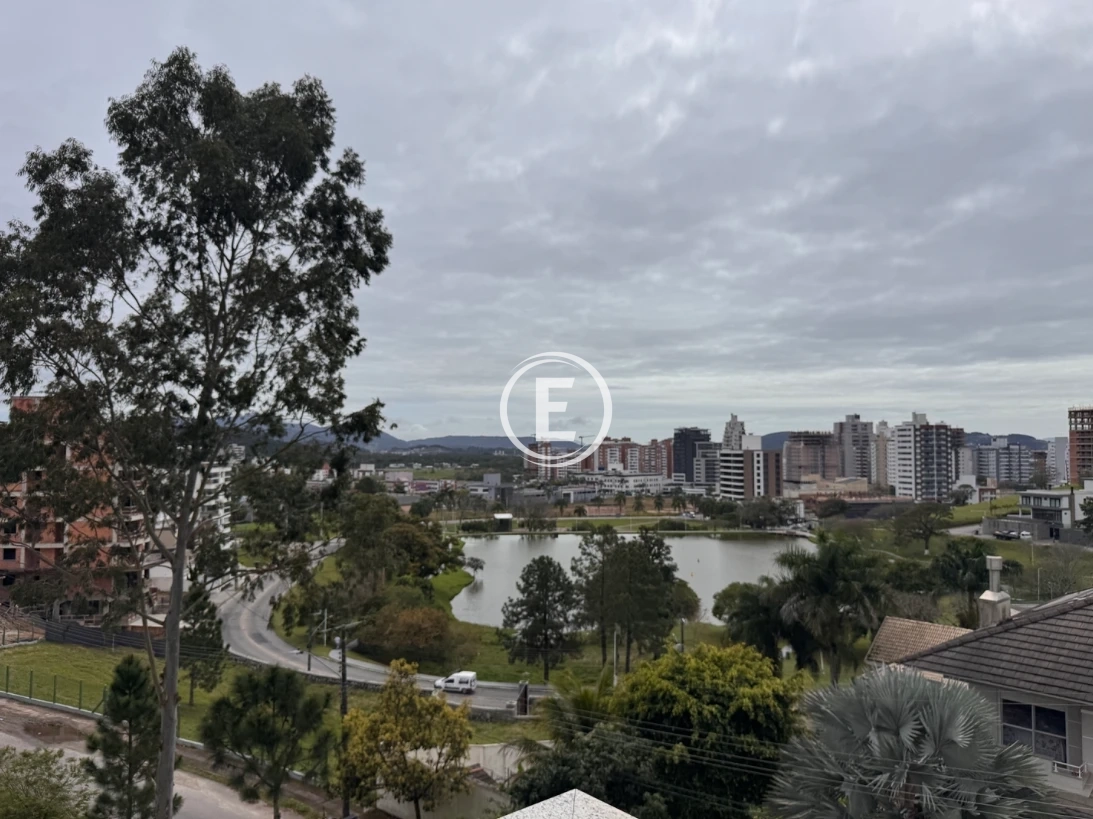 Casa em Pedra Branca, Palhoça. 3 quartos, 312m². Imagem 10 de 13