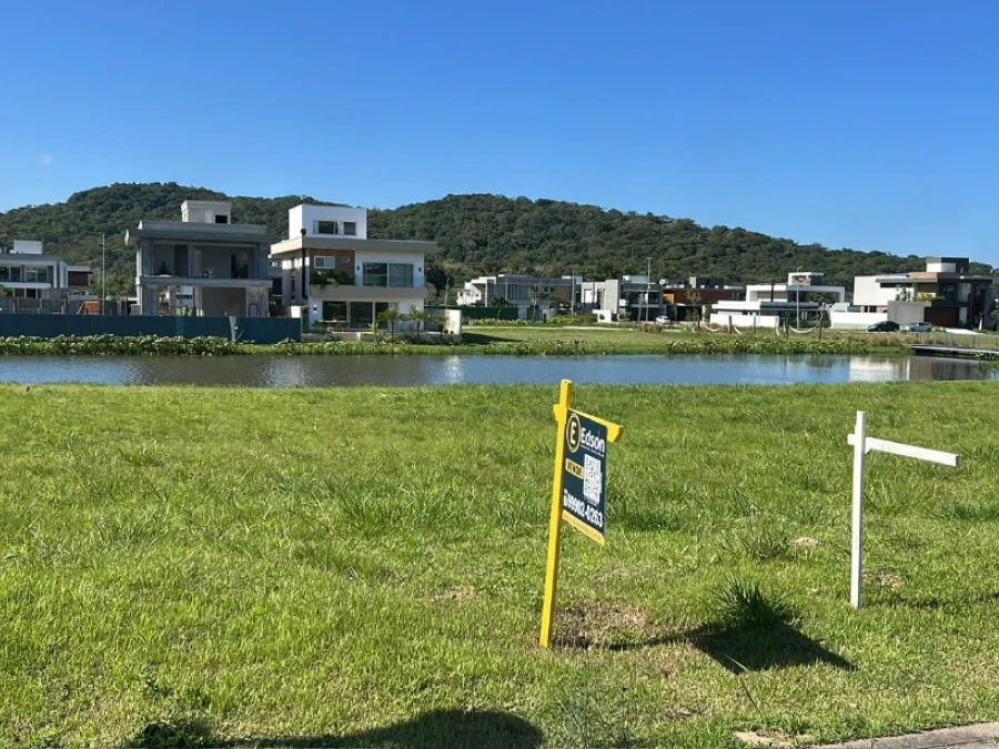 Terreno em , . 0 quartos, 0m². Imagem 3 de 5