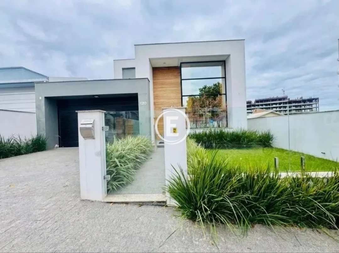 Casa em Pedra Branca, Palhoça. 3 quartos, 168m². Imagem 1 de 15