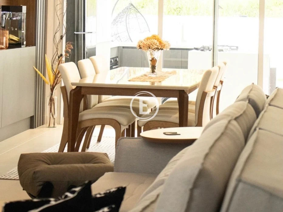 Casa em Pedra Branca, Palhoça. 3 quartos, 279m². Imagem 4 de 11