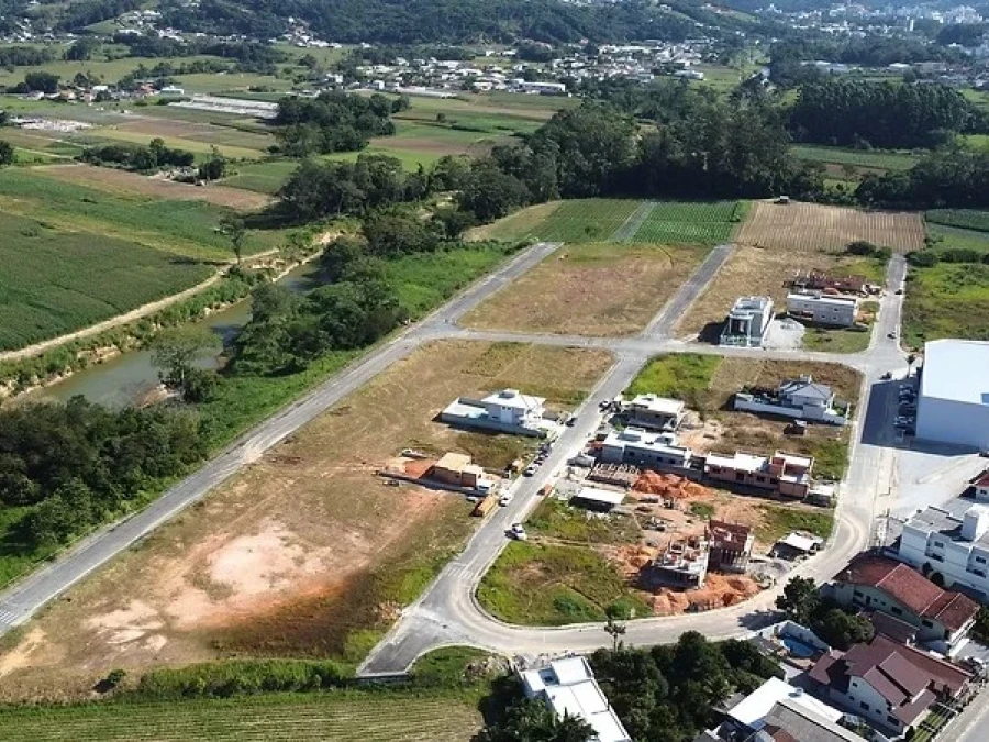 Terreno em Vila Becker, Santo Amaro da Imperatriz. 0 quartos, 0m². Imagem 6 de 6
