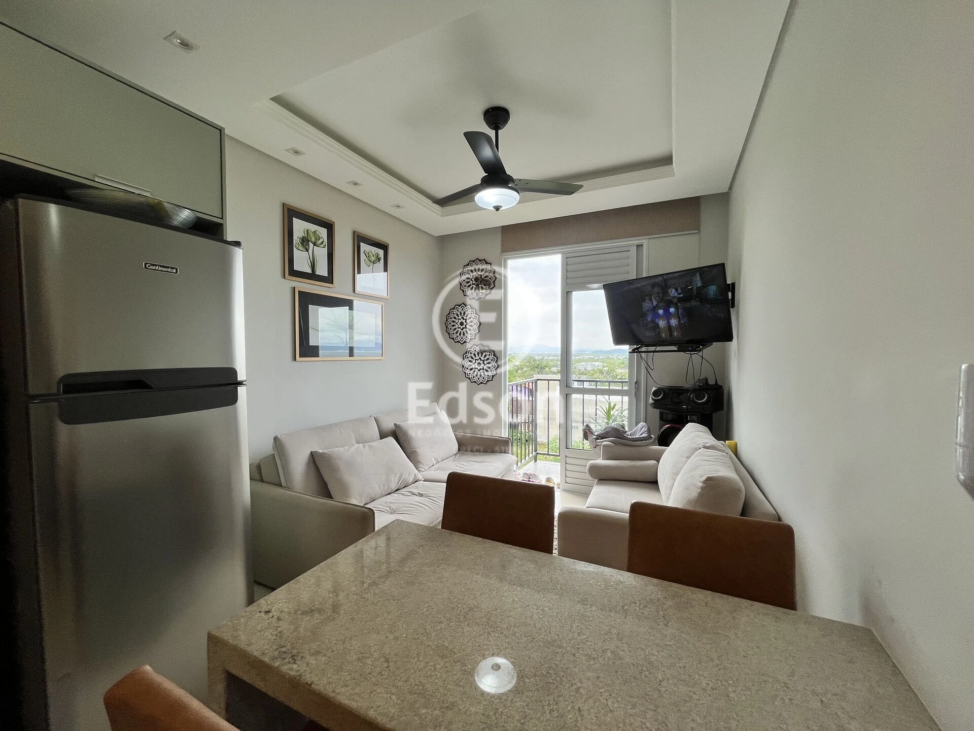 Apartamento em Praia de Fora, Palhoça. 2 quartos, 50m². Imagem 2 de 15