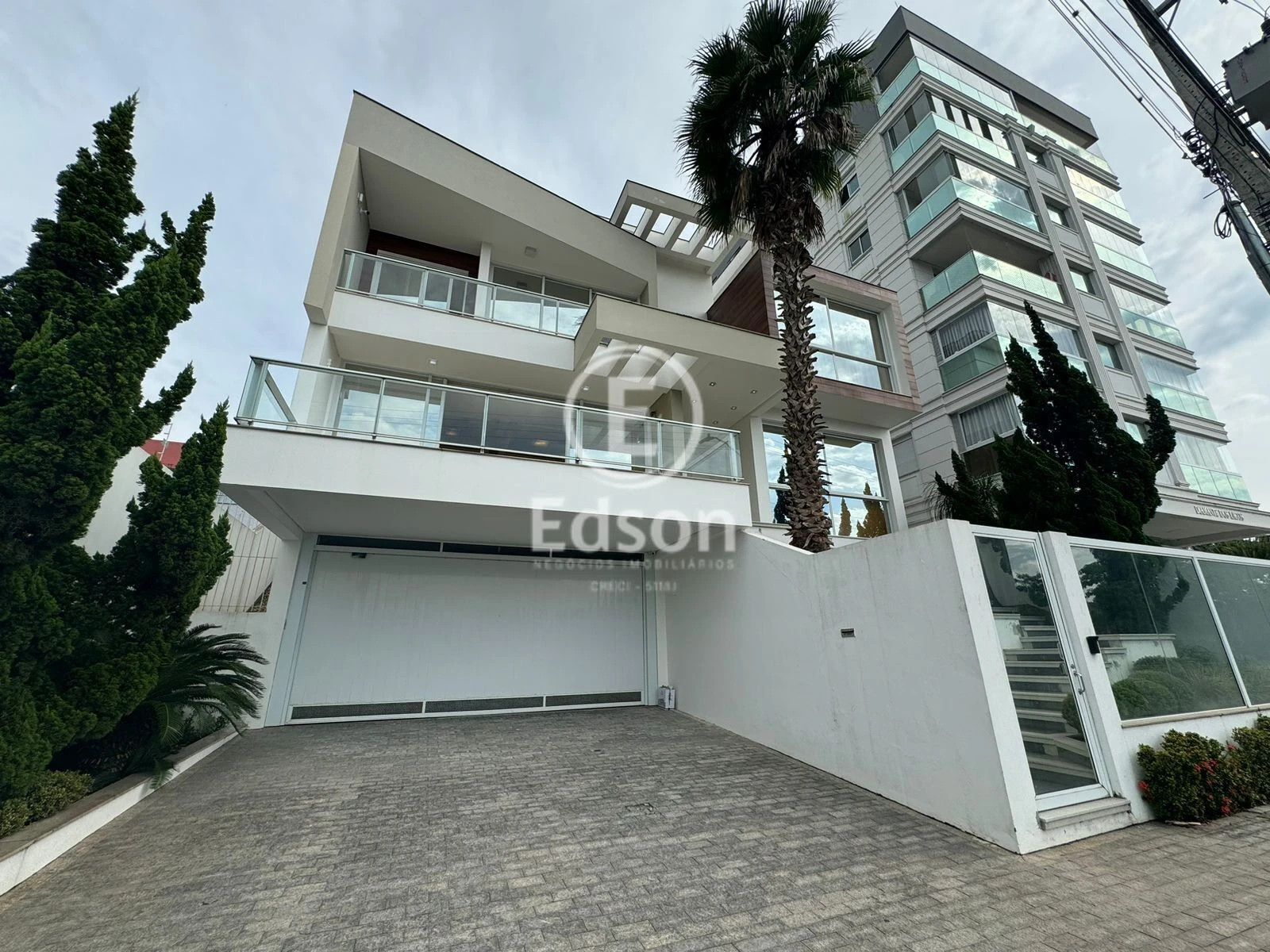 Casa em Pedra Branca, Palhoça. 4 quartos, 580m². Imagem 1 de 15