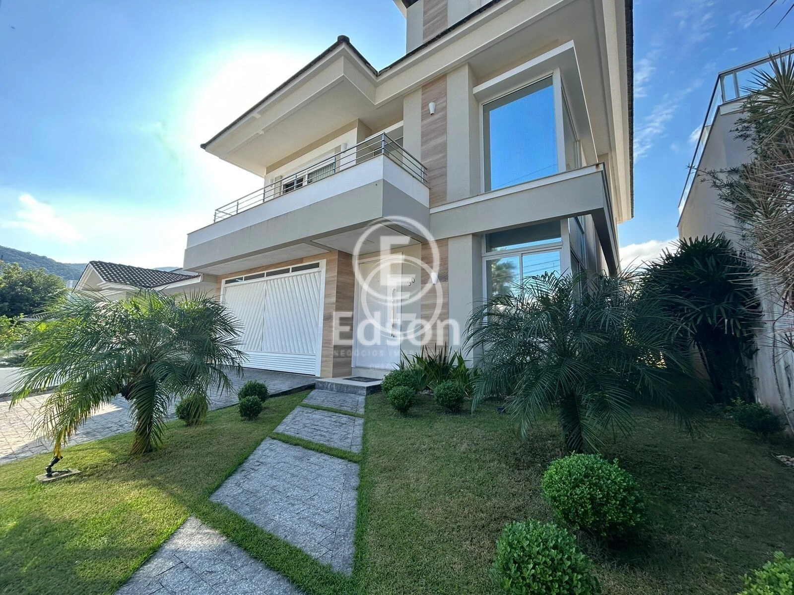 Casa em Pedra Branca, Palhoça. 3 quartos, 247m². Imagem 1 de 17