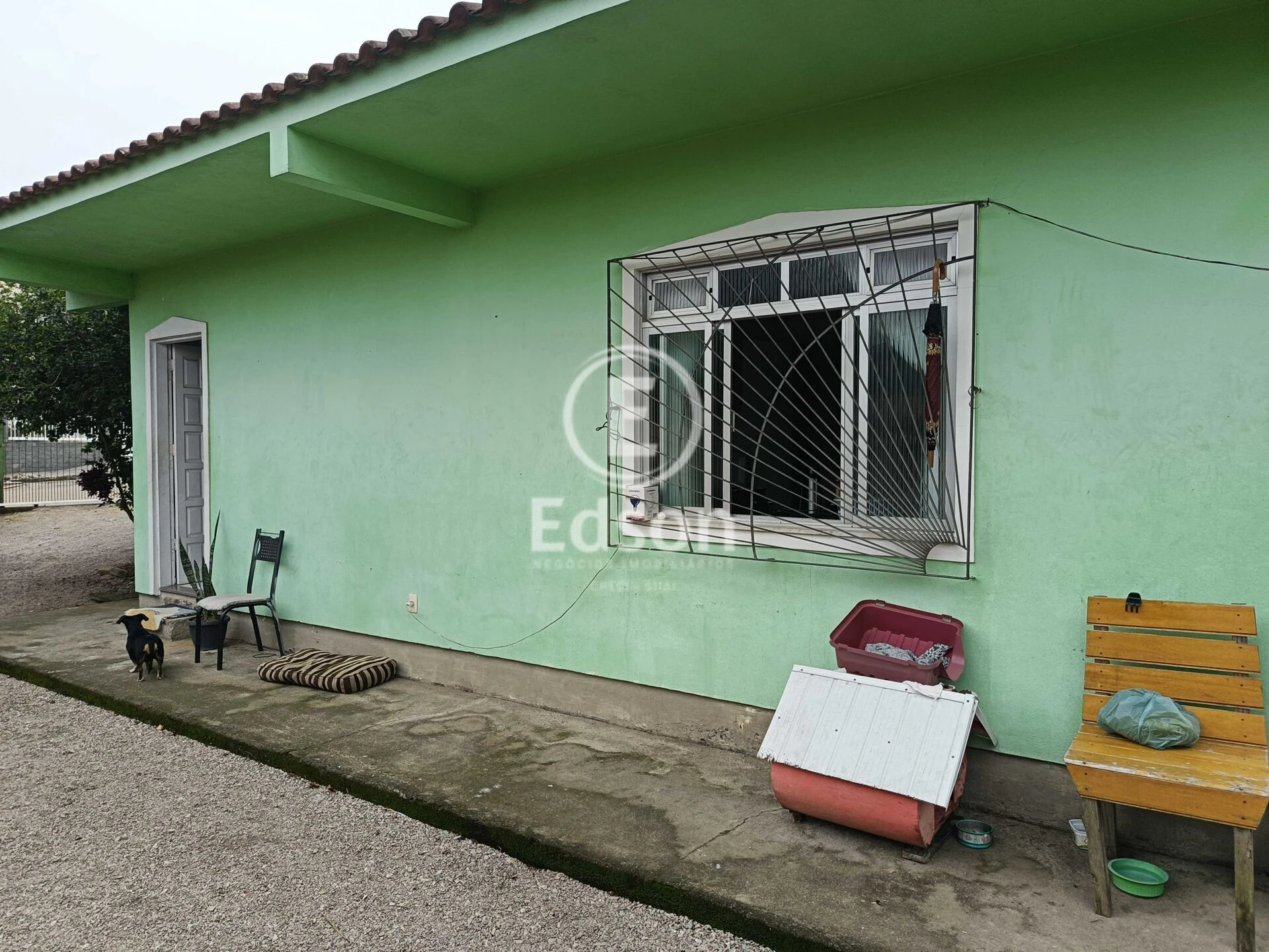 Casa em Serraria, São José. 2 quartos, 360m². Imagem 1 de 9