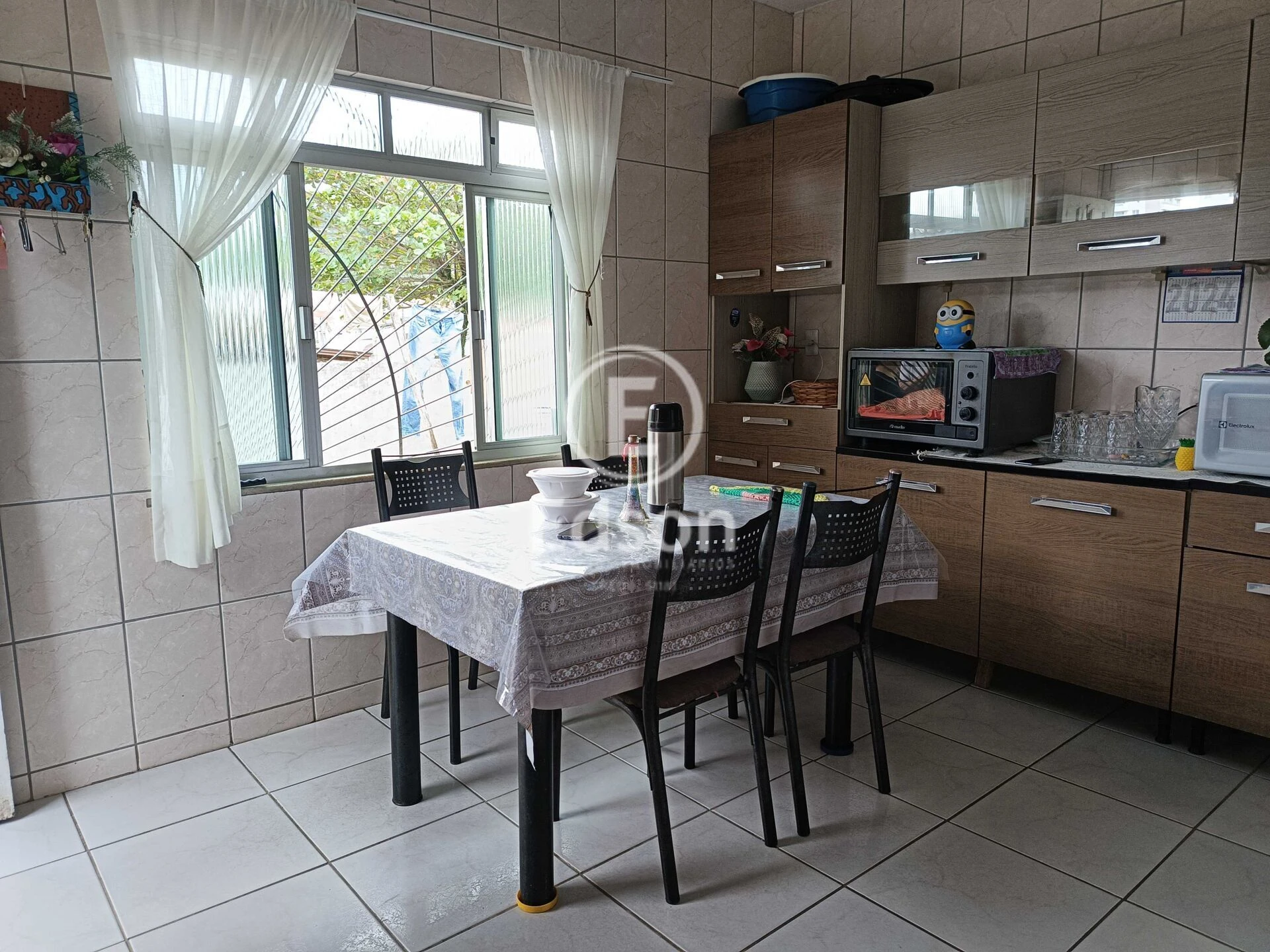 Casa em Serraria, São José. 2 quartos, 360m². Imagem 3 de 9