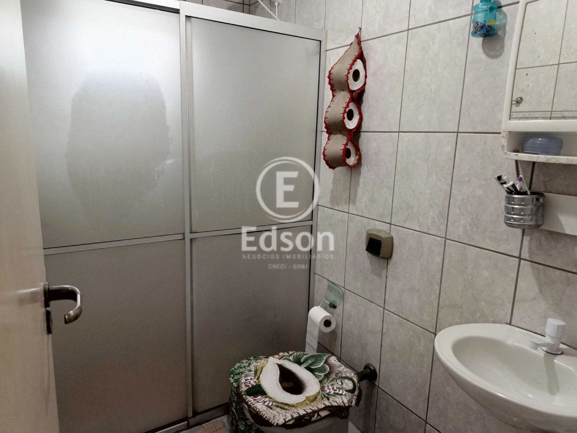 Casa em Serraria, São José. 2 quartos, 360m². Imagem 6 de 9