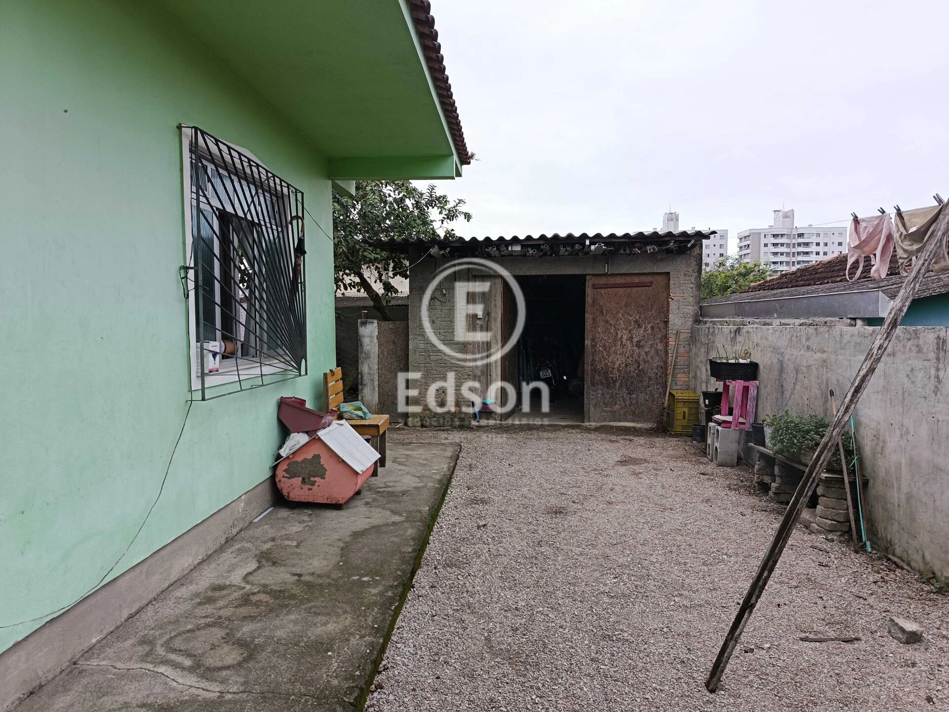 Casa em Serraria, São José. 2 quartos, 360m². Imagem 8 de 9
