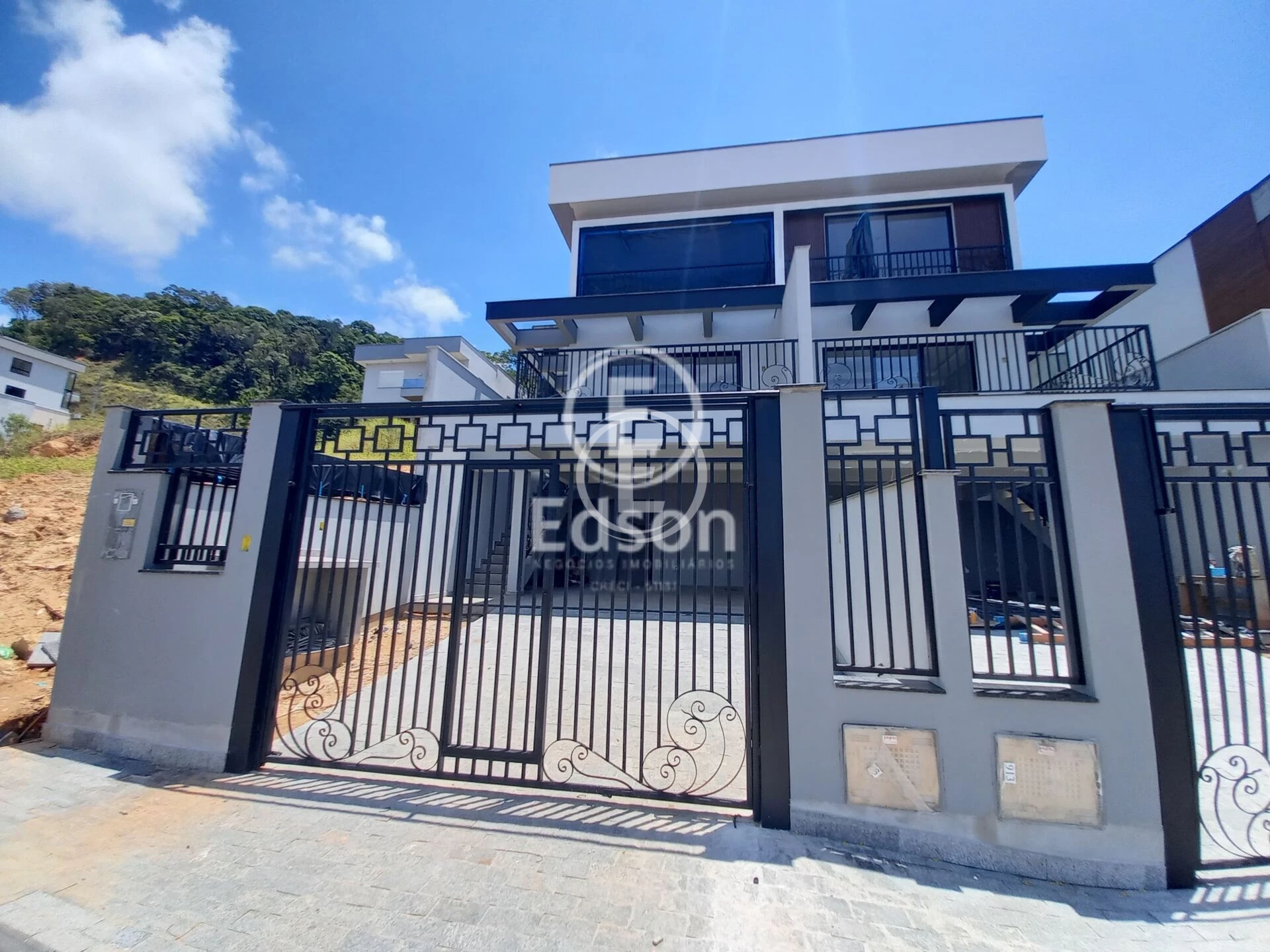 Casa em São Sebastião, Palhoça. 3 quartos, 156m². Imagem 1 de 8