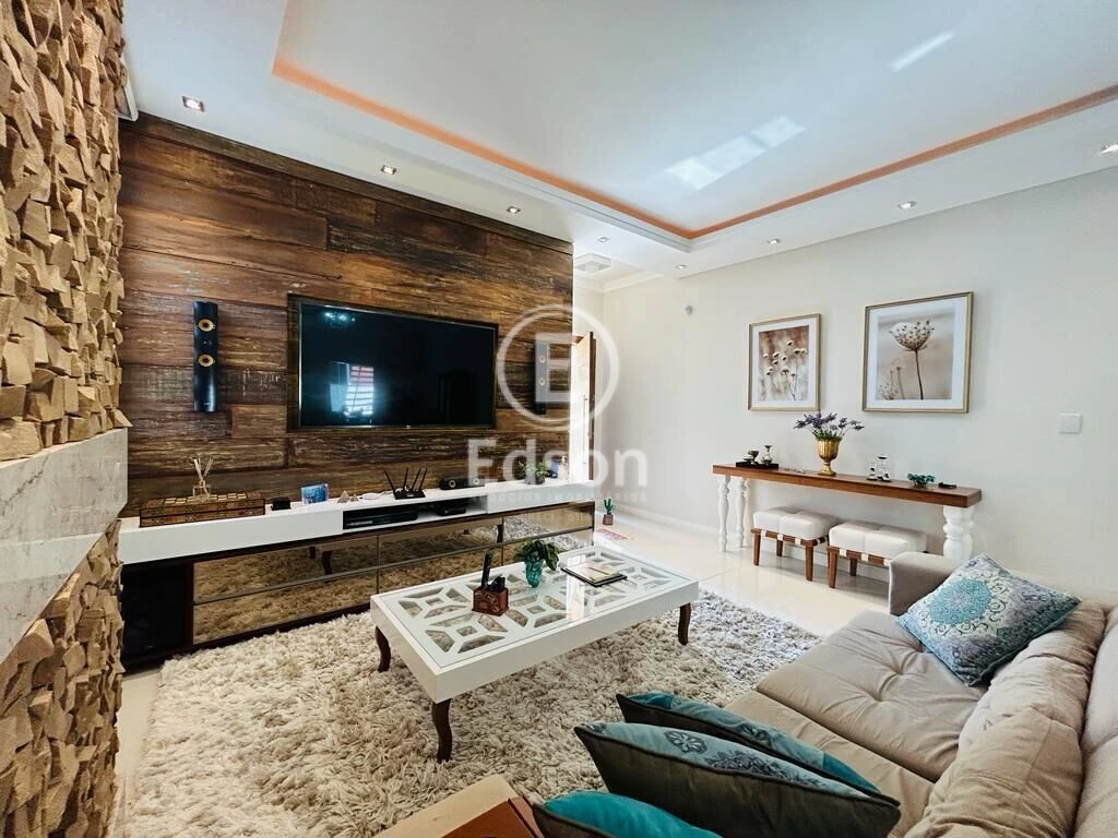 Casa em Pedra Branca, Palhoça. 3 quartos, 240m². Imagem 4 de 19