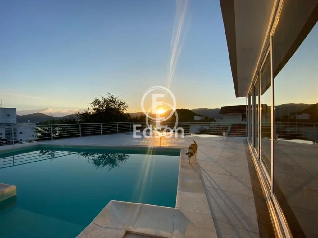 Casa em Agronômica, Florianópolis. 3 quartos, 778m². Imagem 7 de 8