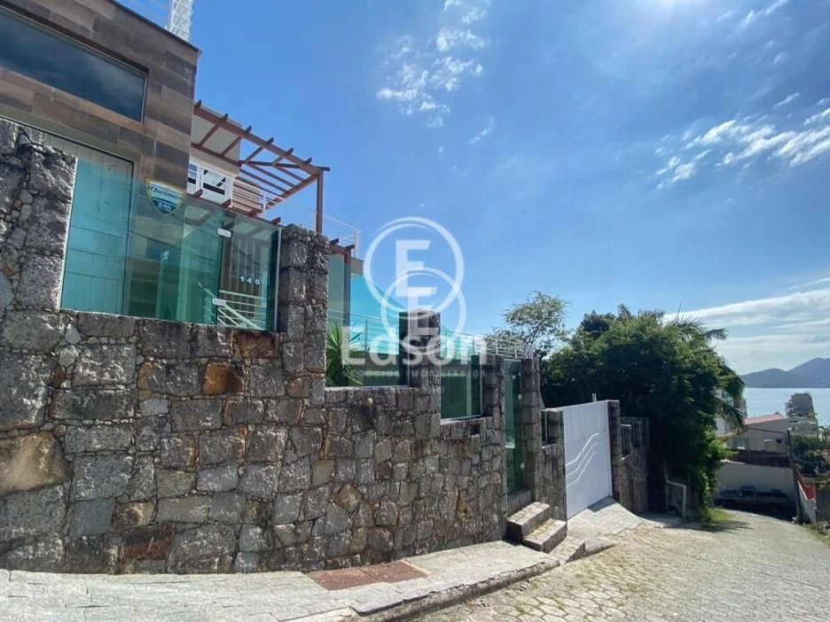 Casa em Agronômica, Florianópolis. 3 quartos, 778m². Imagem 1 de 8