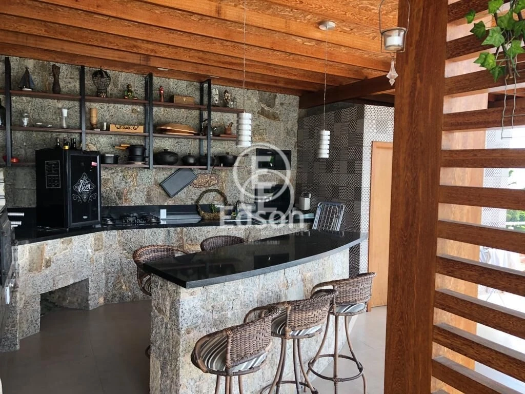 Casa em Agronômica, Florianópolis. 3 quartos, 778m². Imagem 4 de 8