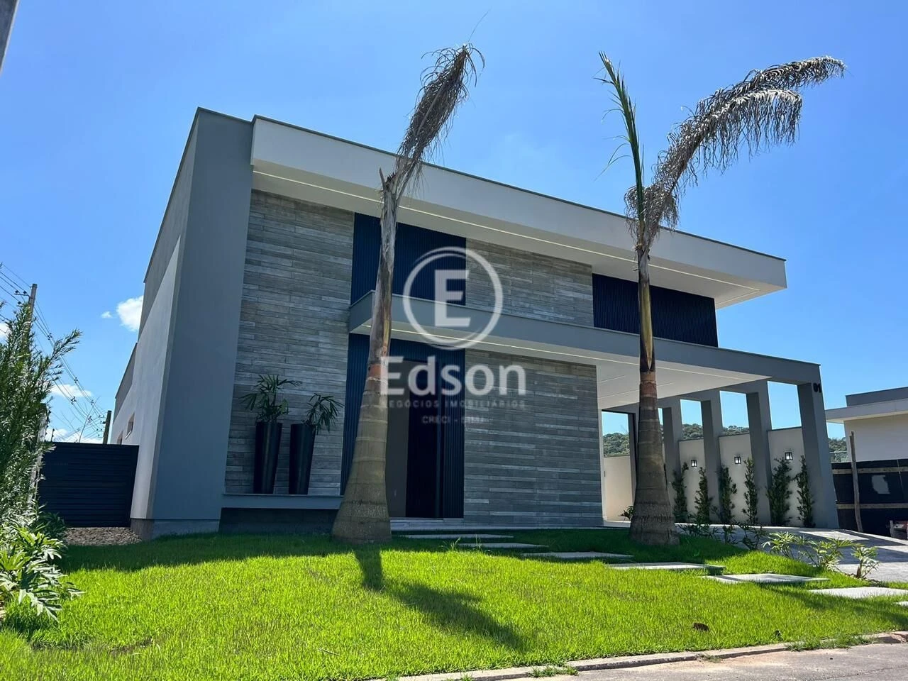 Casa em Pedra Branca, Palhoça. 3 quartos, 174m². Imagem 1 de 12