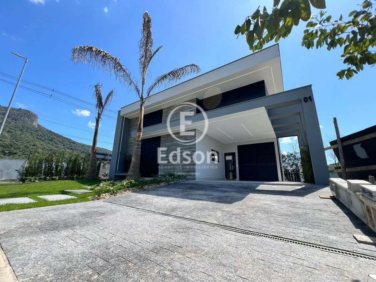 Casa em Pedra Branca, Palhoça. 3 quartos, 174m². Imagem 2 de 12