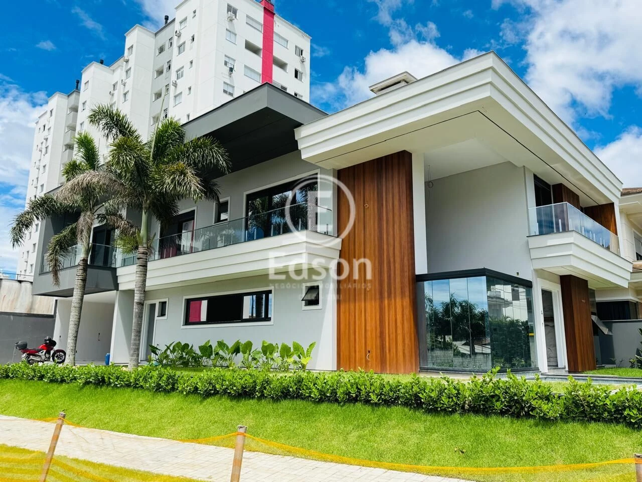 Casa em Pedra Branca, Palhoça. 5 quartos, 457m². Imagem 2 de 15