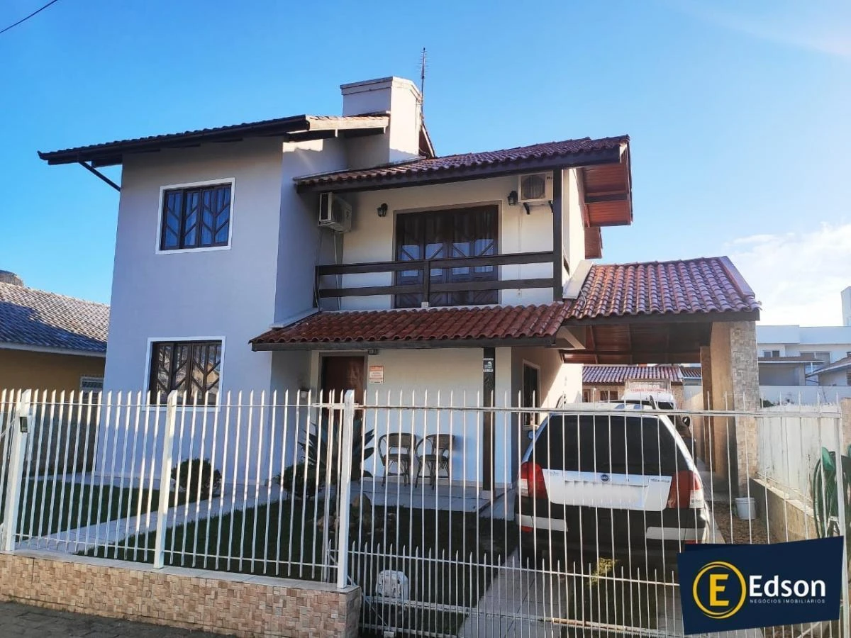Casa em Pedra Branca, Palhoça. 3 quartos, 190m². Imagem 1 de 15
