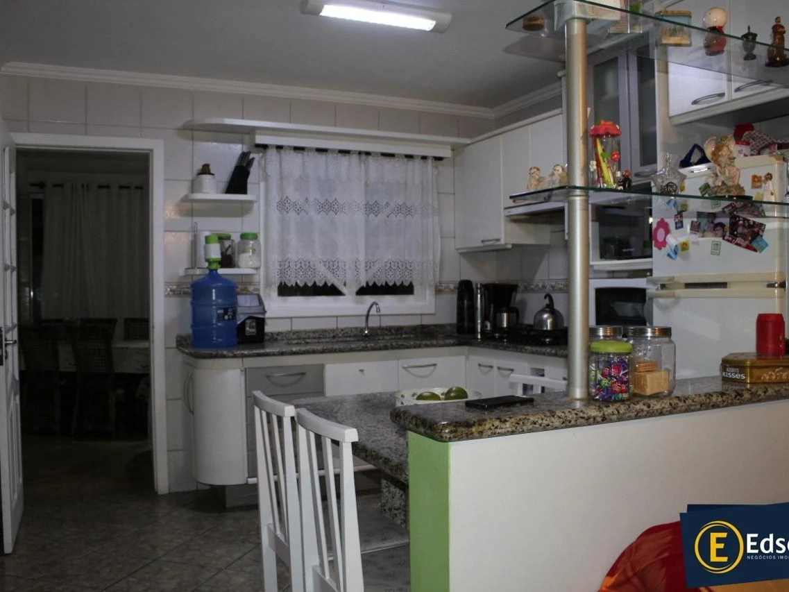 Casa em Pedra Branca, Palhoça. 3 quartos, 190m². Imagem 4 de 15