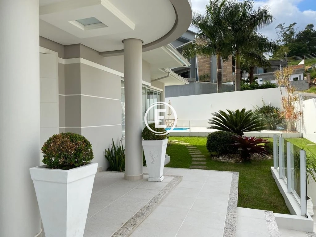 Casa em Pedra Branca, Palhoça. 4 quartos, 420m². Imagem 2 de 23