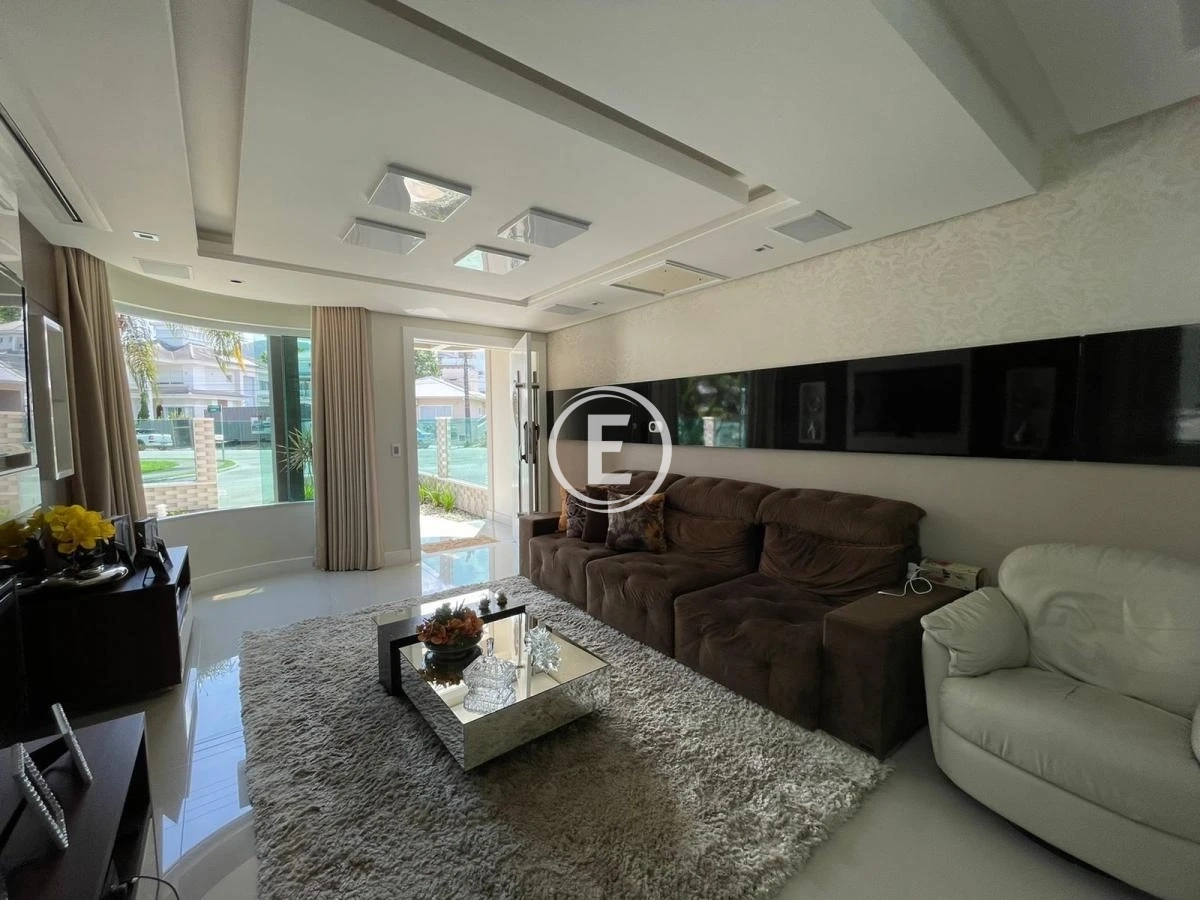 Casa em Pedra Branca, Palhoça. 3 quartos, 420m². Imagem 2 de 17